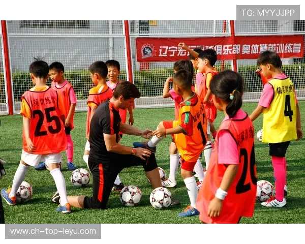 冠军球队球员个人训练营开放报名，名额有限，冠军足球俱乐部